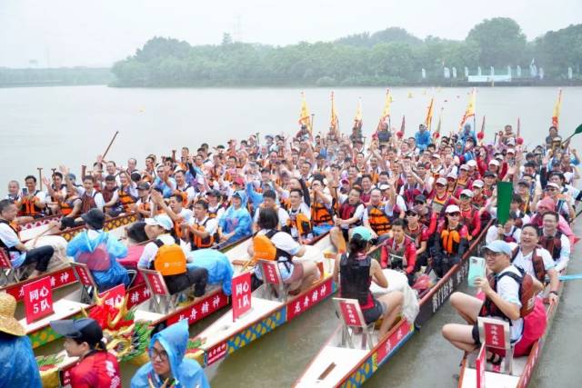 疊滘龍船來(lái)海珠濕地了！勁啊可倒擋、能S彎、會(huì)漂移…
